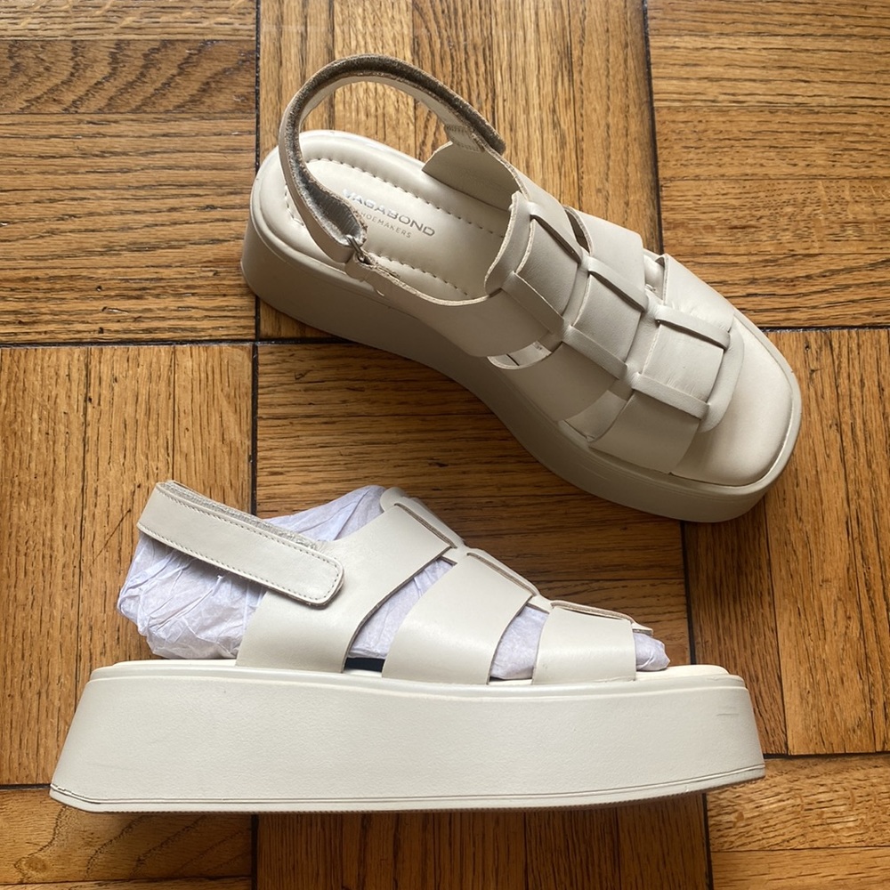 VAGABOND Courtney Sandals. Chunky Fisherman Sandals in Off White. Real Leather.